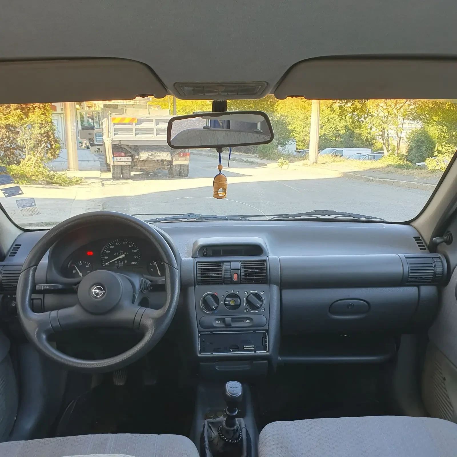 Opel Corsa 1.2i, снимка 11 - Автомобили и джипове - 56413744