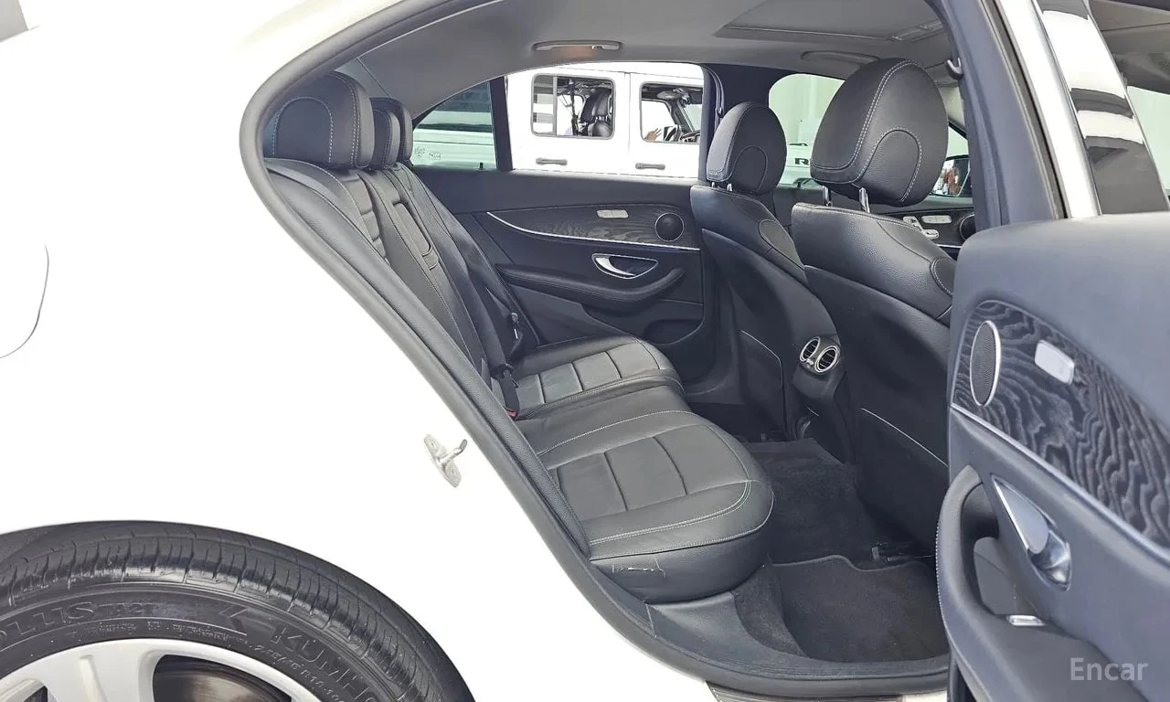 Mercedes-Benz E 220 * E220d Avantgarde * , снимка 12 - Автомобили и джипове - 56615679