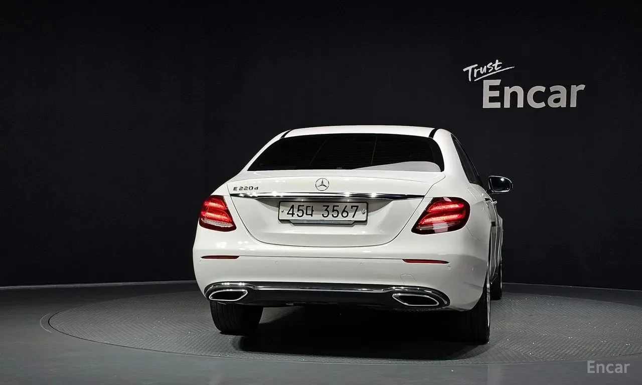 Mercedes-Benz E 220 * E220d Avantgarde * , снимка 4 - Автомобили и джипове - 56615679