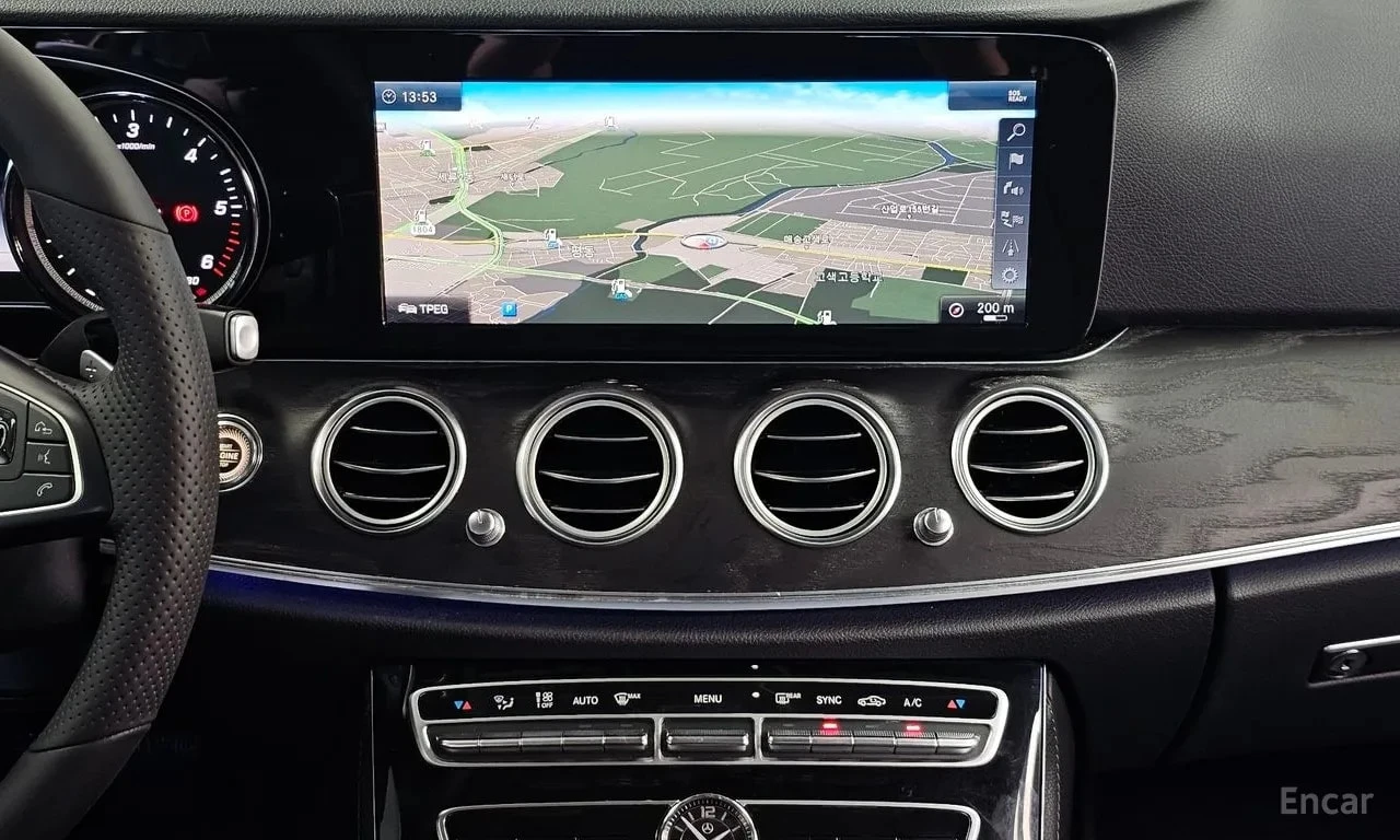 Mercedes-Benz E 220 * E220d Avantgarde * , снимка 14 - Автомобили и джипове - 56615679