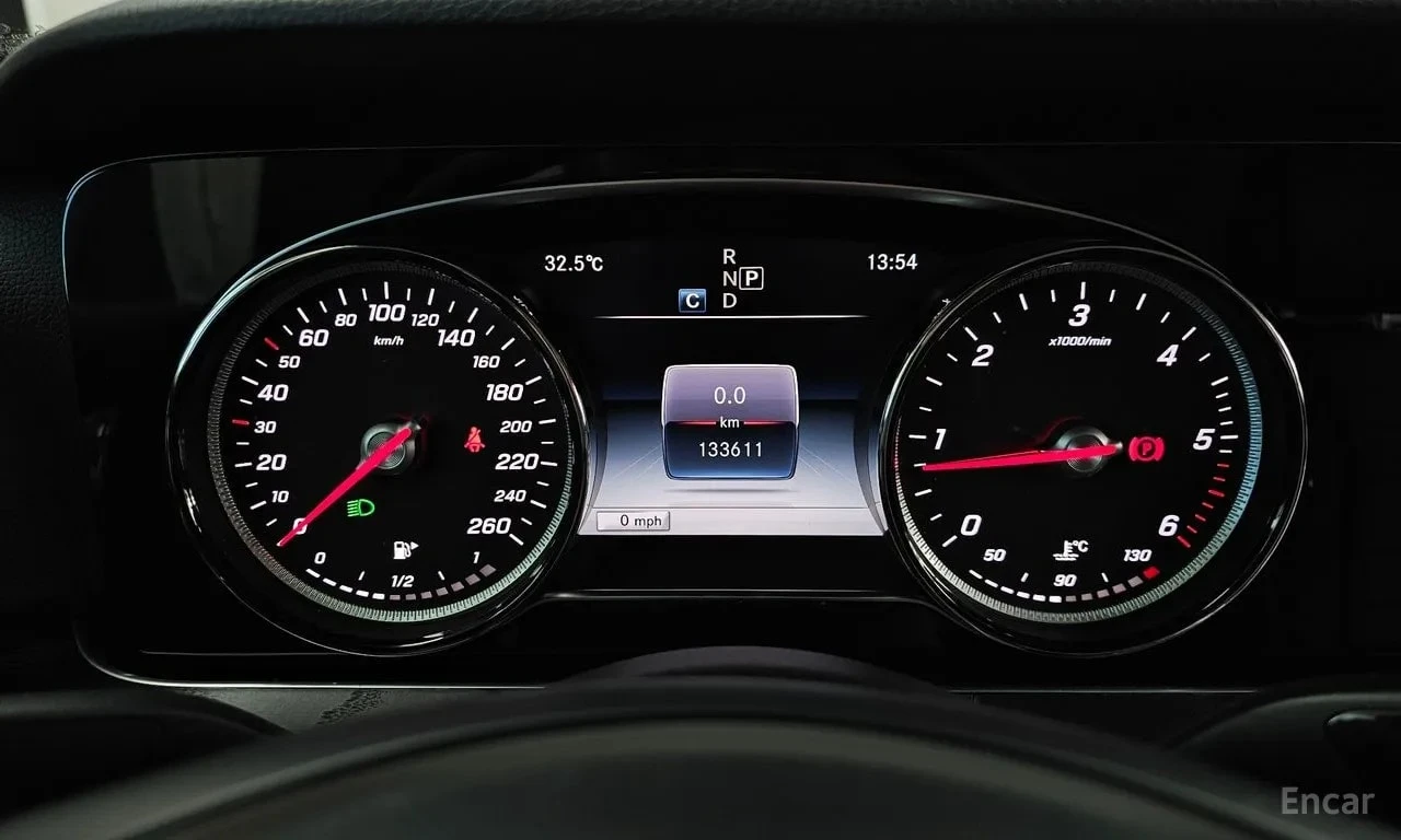 Mercedes-Benz E 220 * E220d Avantgarde * , снимка 8 - Автомобили и джипове - 56615679
