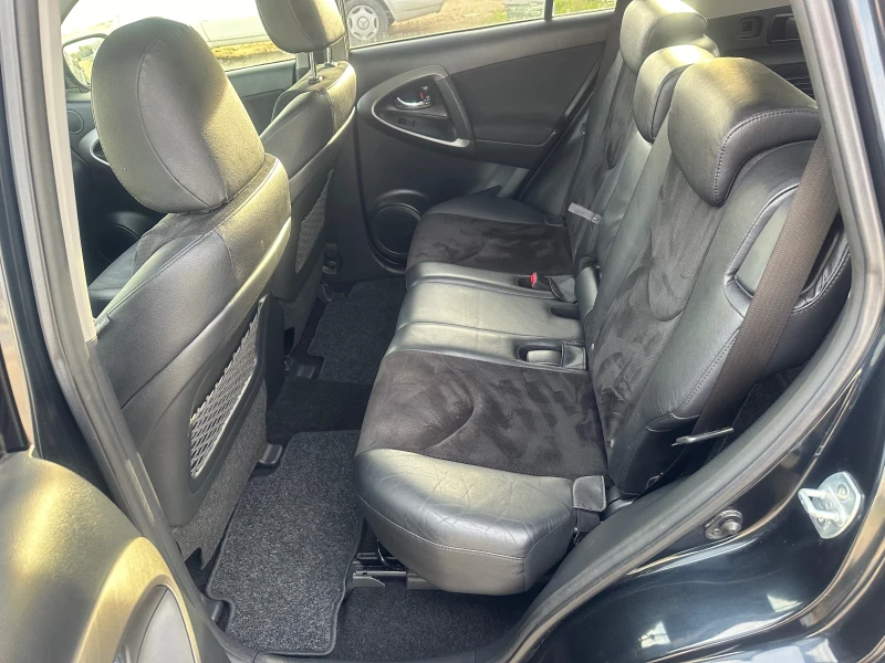 Toyota Rav4 2.2 D4D crossover, снимка 12 - Автомобили и джипове - 53105625