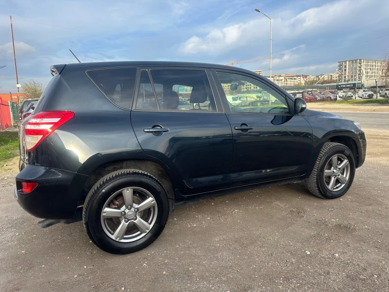 Toyota Rav4 2.2 D4D crossover, снимка 6 - Автомобили и джипове - 53105625