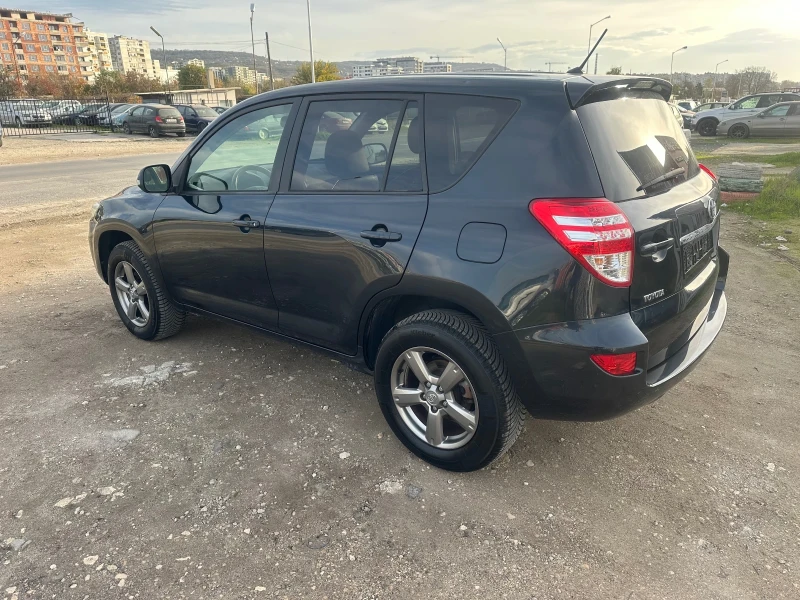 Toyota Rav4 2.2 D4D crossover, снимка 4 - Автомобили и джипове - 53105625