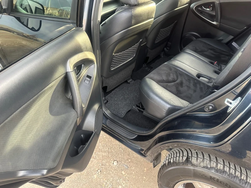 Toyota Rav4 2.2 D4D crossover, снимка 11 - Автомобили и джипове - 53105625