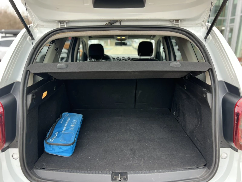 Dacia Duster 1.3 TCe / 150 к.с. / 4x4 / Prestige, снимка 15 - Автомобили и джипове - 53283788