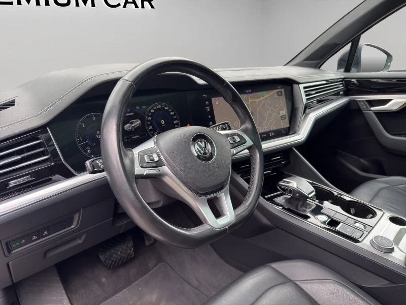 VW Touareg 3.0 TDI R Line, снимка 10 - Автомобили и джипове - 53507095
