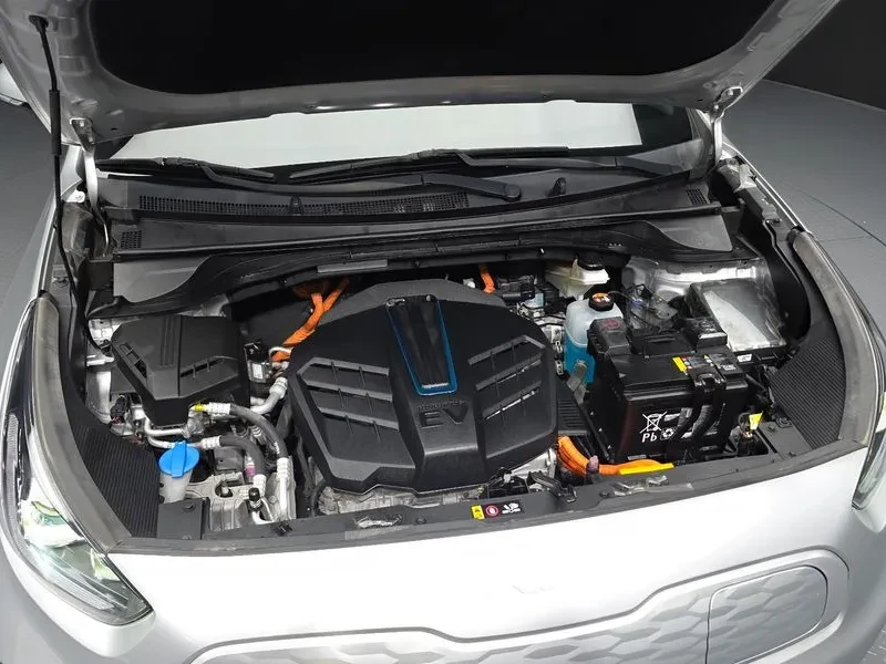 Kia Niro САМО 30% АВАНС, снимка 6 - Автомобили и джипове - 56488941