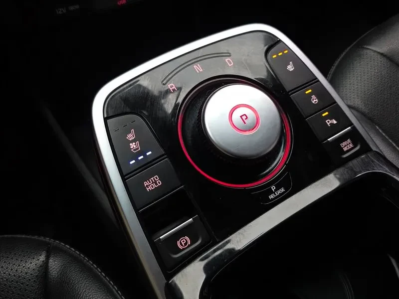 Kia Niro САМО 30% АВАНС, снимка 9 - Автомобили и джипове - 56488941