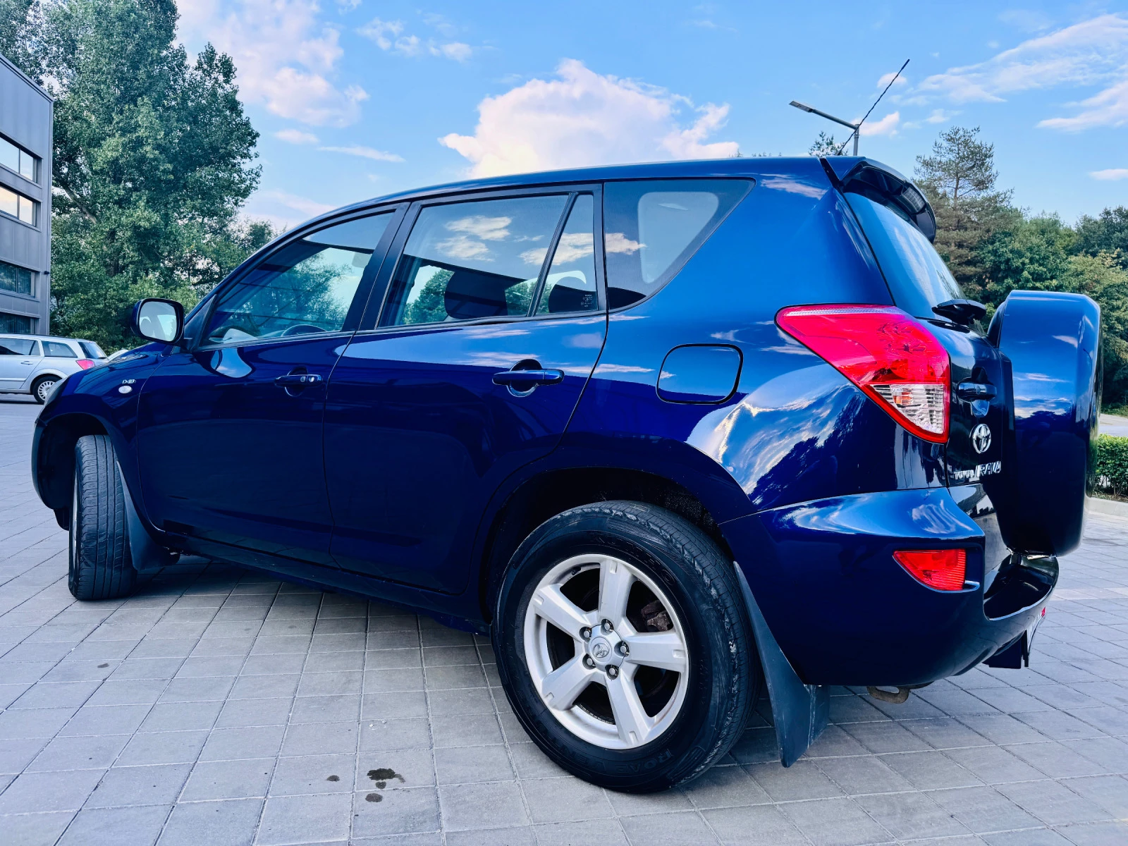 Toyota Rav4 2.2* 136* REALNI KM* TOP - изображение 6