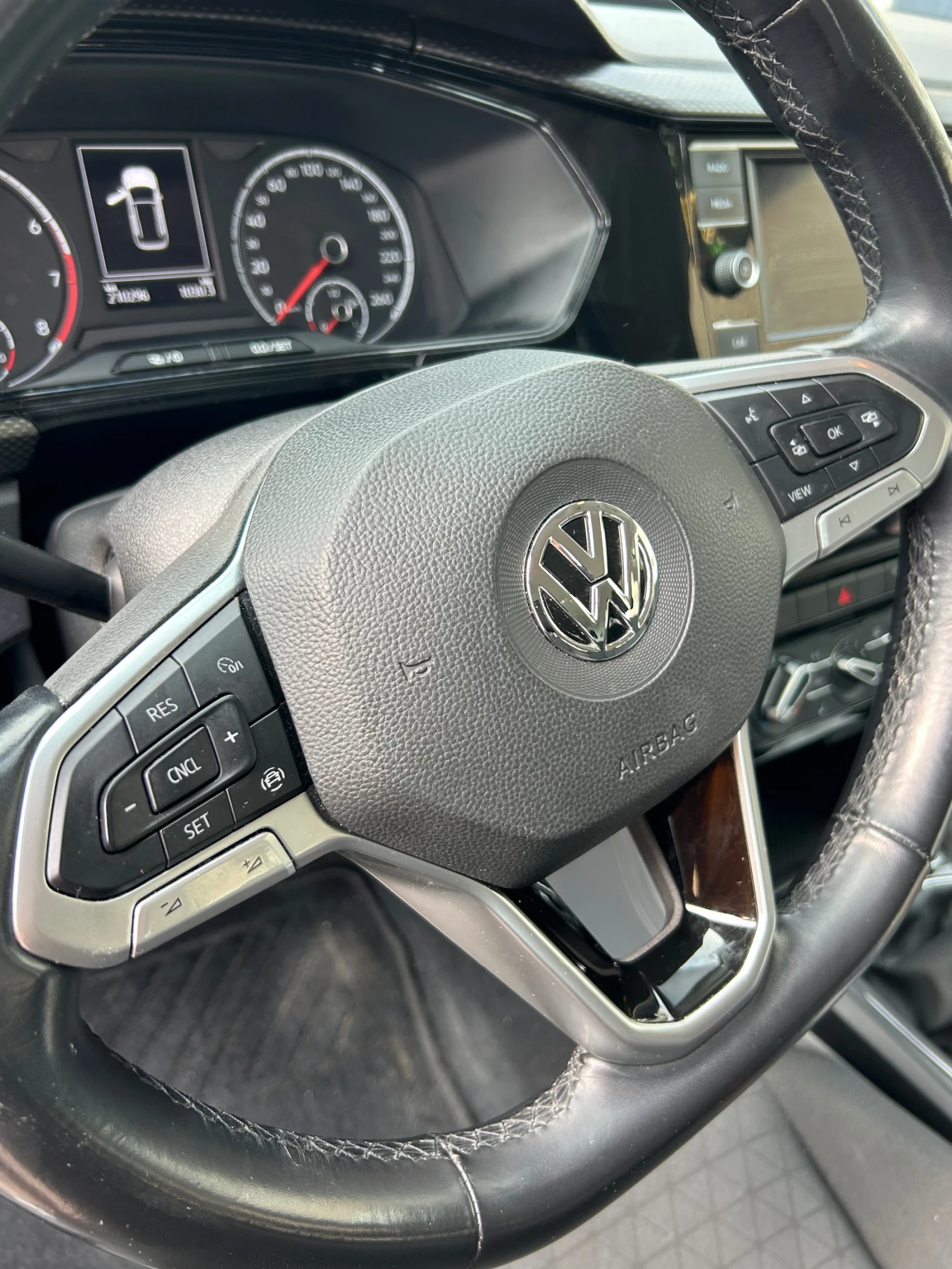 VW T-Cross ЛИЗИНГ!ОЧАКВАН ВНОС ХОЛАНД!НЕРАЗЛИЧИМ ОТ НОВ!РЪЧКА - изображение 7