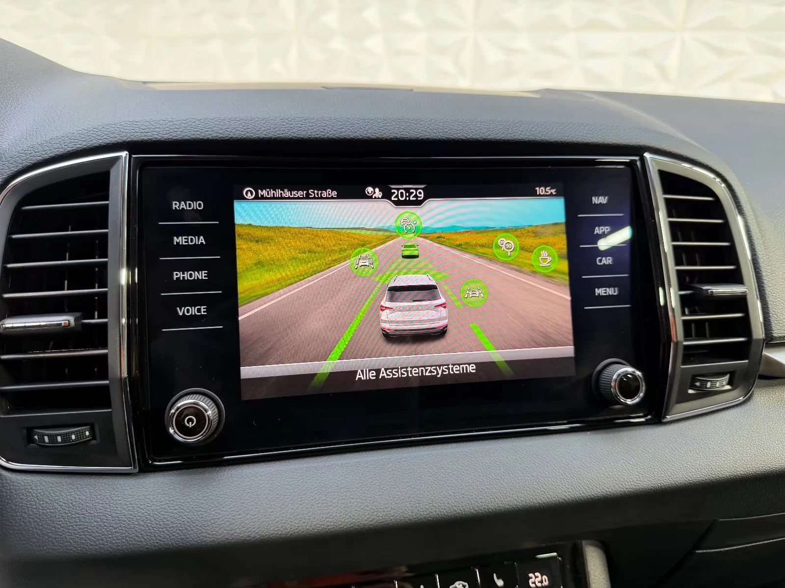 Skoda Karoq 2.0TDI/SCR/116HP/DSG/AMBI/NAVI/LED/ACC/DAB+ /881f | Mobile.bg   11