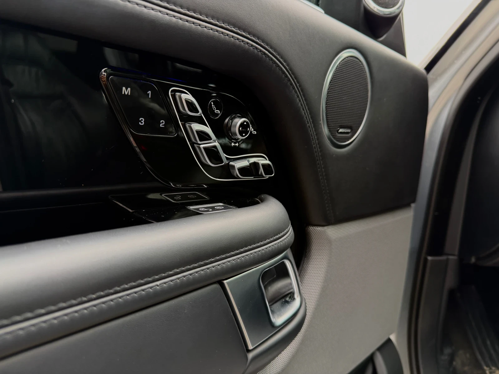 Land Rover Range rover 63571km/LongWB/Autobiography/P525 - изображение 9