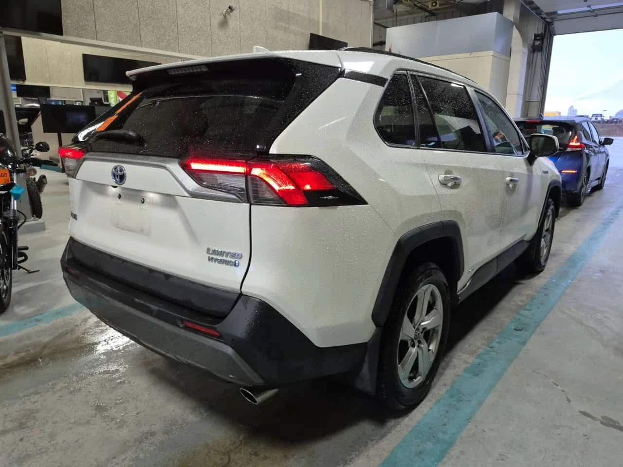 Toyota Rav4 HYBRID LIMITED /CARFAX/Кожа/Подгрев/Панорама, снимка 3 - Автомобили и джипове - 53715291