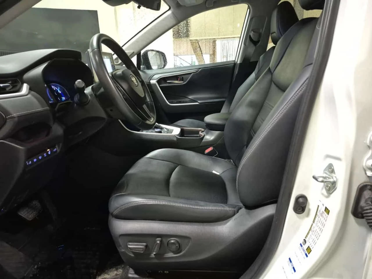 Toyota Rav4 HYBRID LIMITED /CARFAX/Кожа/Подгрев/Панорама, снимка 4 - Автомобили и джипове - 53715291