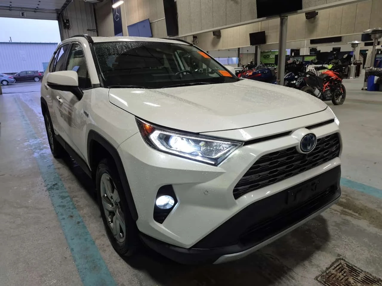 Toyota Rav4 HYBRID LIMITED /CARFAX/Кожа/Подгрев/Панорама, снимка 2 - Автомобили и джипове - 53715291