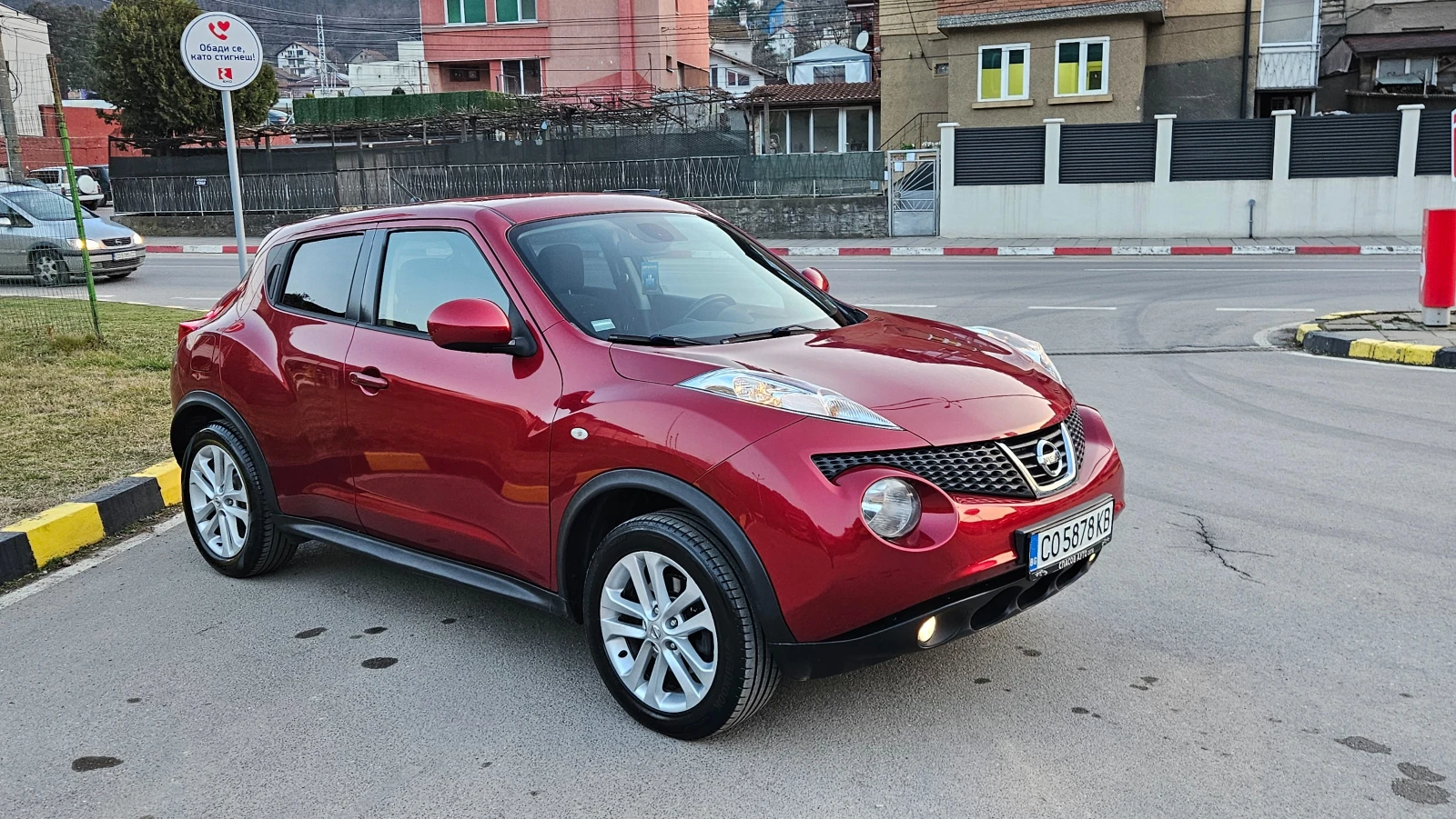 Nissan Juke 1.6T AVTOMAT/4X4/NAVIG/UNIKAT, снимка 7 - Автомобили и джипове - 53780762