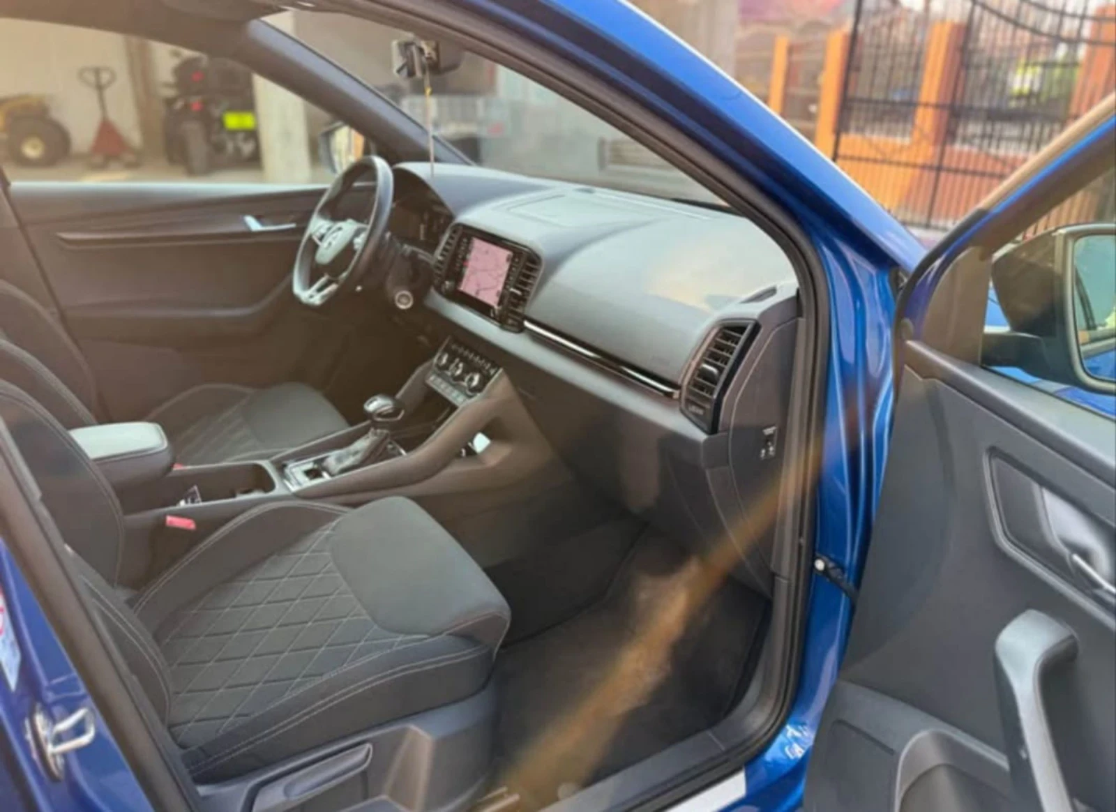 Skoda Karoq 2.0TDI, 4x4 SPORTLINE , снимка 9 - Автомобили и джипове - 54162054