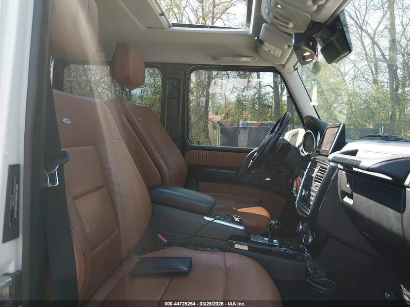 Mercedes-Benz G 550/Keyless/Navi/Камера, снимка 12 - Автомобили и джипове - 54513000