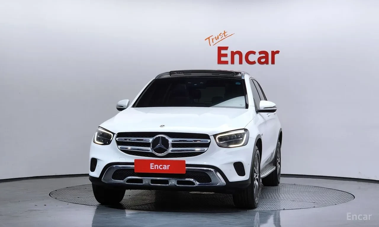 Mercedes-Benz GLC 300 300e 4MATIC (X253), снимка 3 - Автомобили и джипове - 54605447