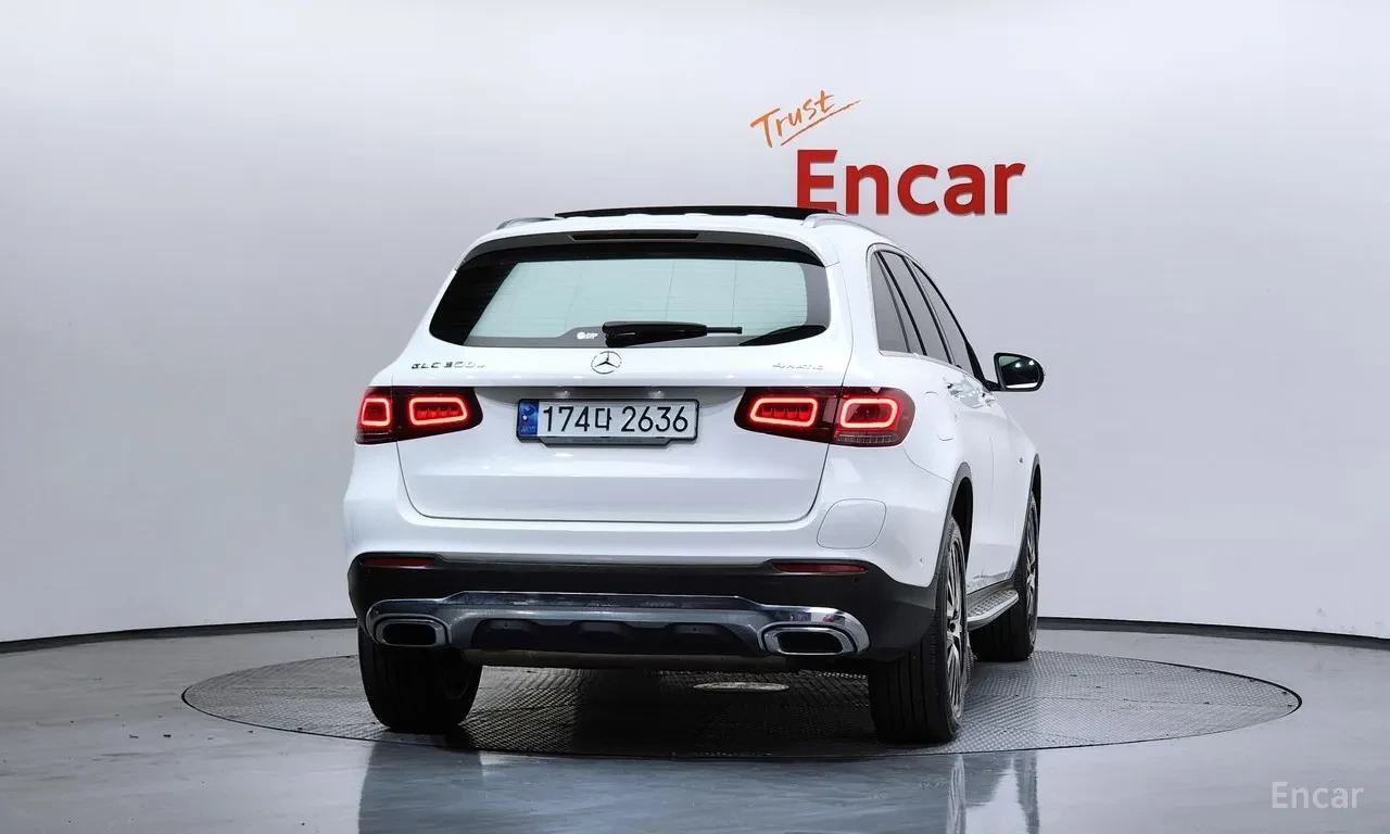 Mercedes-Benz GLC 300 300e 4MATIC (X253), снимка 4 - Автомобили и джипове - 54605447