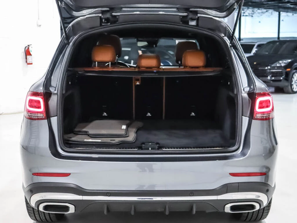 Mercedes-Benz GLC 300 4MATIC* AMG* HUD* ПАНОРАМА* 360 КАМЕРИ* КЕЙЛЕС, снимка 9 - Автомобили и джипове - 55212461