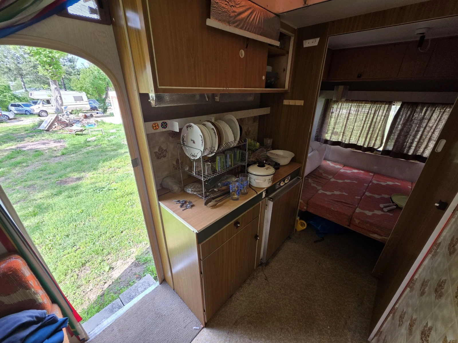 Каравана Knaus Wolf 475, снимка 8 - Каравани и кемпери - 54717598