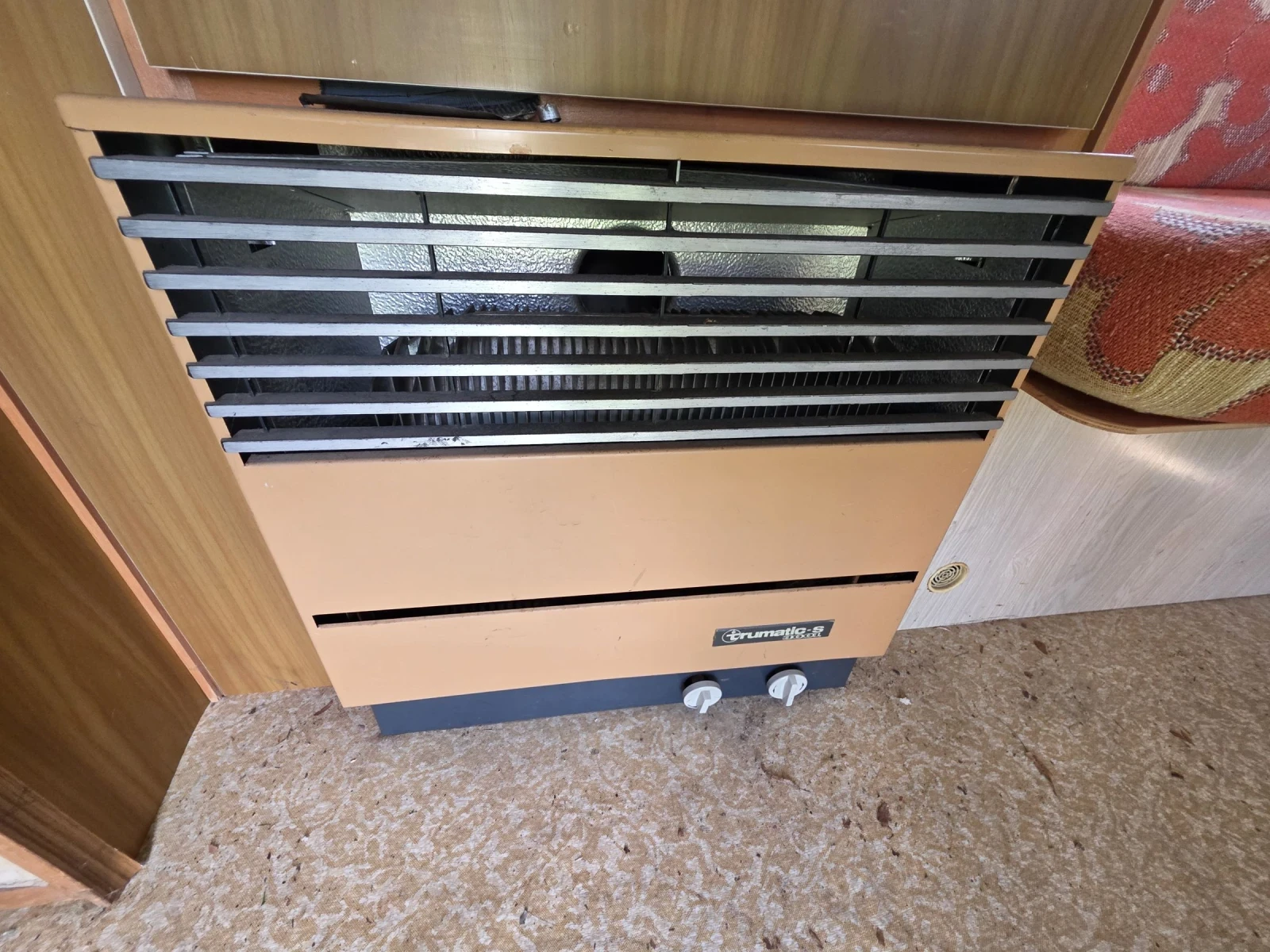 Каравана Knaus Wolf 475, снимка 10 - Каравани и кемпери - 54717598
