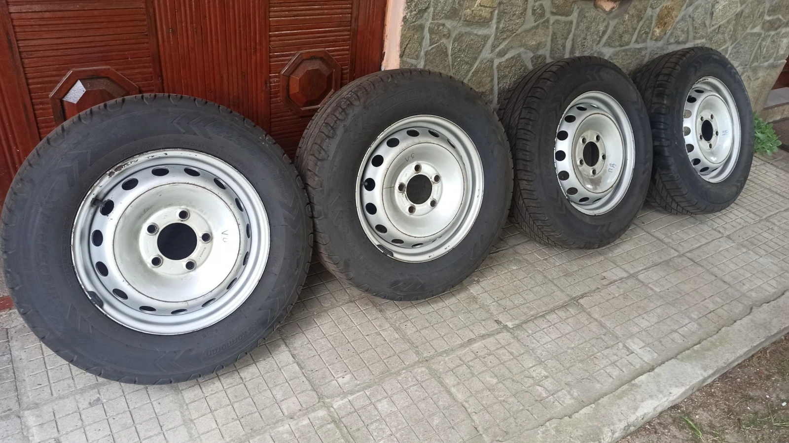 ���� � ������ 225/65R16 �� Renault Master | Mobile.bg � ����������� 2