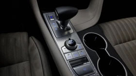 Genesis G70 2.0T* ДИСТРОНИК* ПОДГРЕВ* ОБУДХВАНЕ* КАМЕРИ | Auto.bg — изображение 9