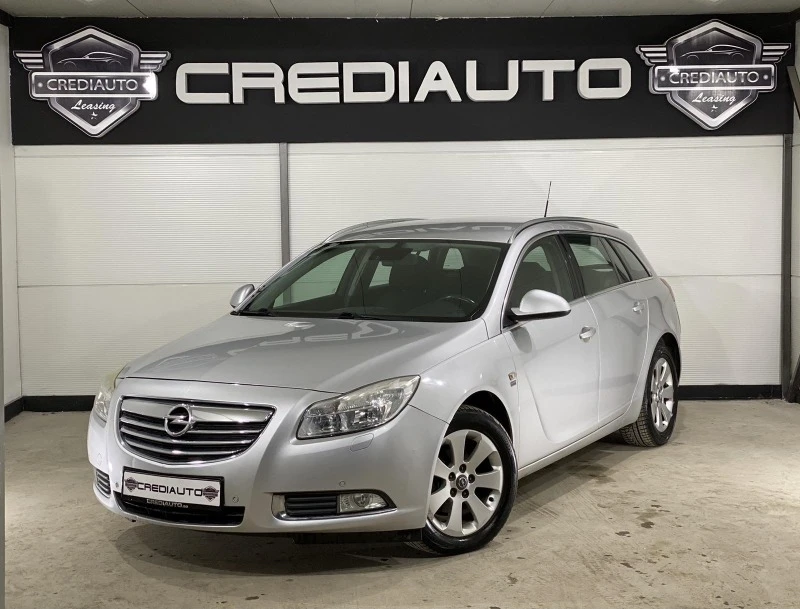 Opel Insignia 2.0D, снимка 1 - Автомобили и джипове - 43816123