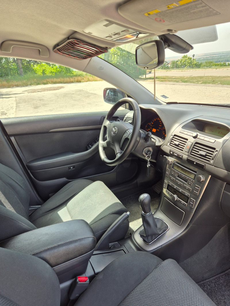 Toyota Avensis 1.8 VVT-i + зимни гуми к-т, снимка 15 - Автомобили и джипове - 46462990