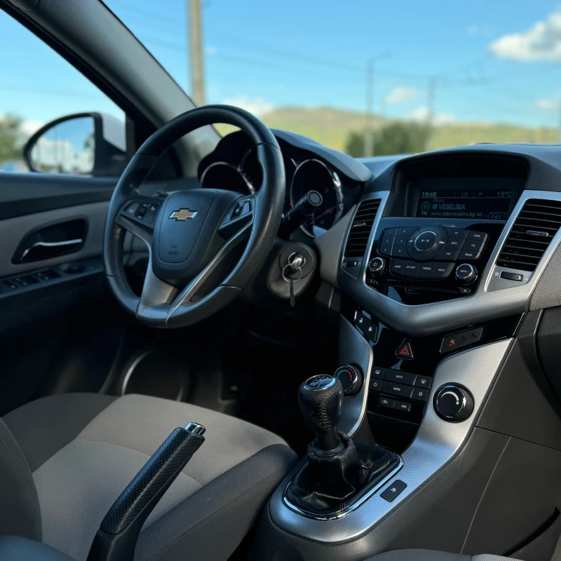 Chevrolet Cruze, снимка 8 - Автомобили и джипове - 47558537