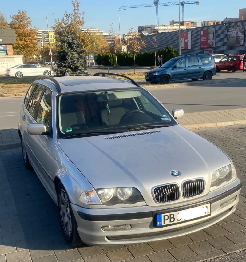 BMW 320 Газ/бензин, снимка 1 - Автомобили и джипове - 48019231