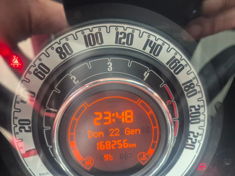 Fiat 500 1.3Multijet, снимка 11 - Автомобили и джипове - 52647135