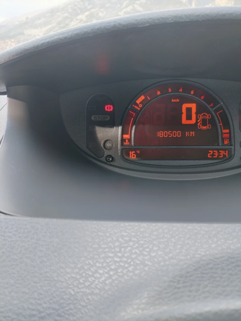 Renault Modus 1.2 16v 75hp Клима Ел стъкла Дигитален Км , снимка 10 - Автомобили и джипове - 53148975