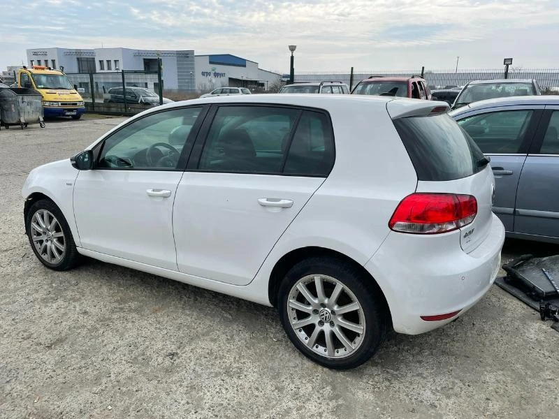 VW Golf 1.6TDI-105кс-DSG-BLUEMOTION - изображение 2