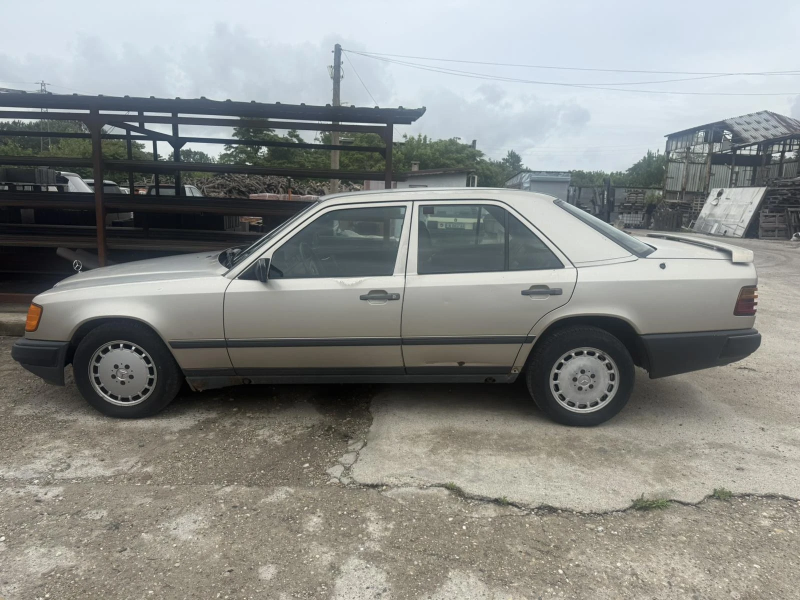 Mercedes-Benz 300  - изображение 2
