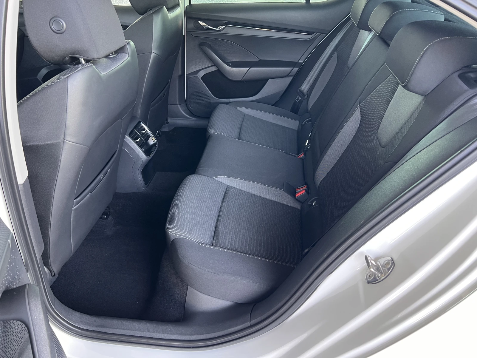 Skoda Octavia Edition/2.0TDI/115K.C./6MT - изображение 9