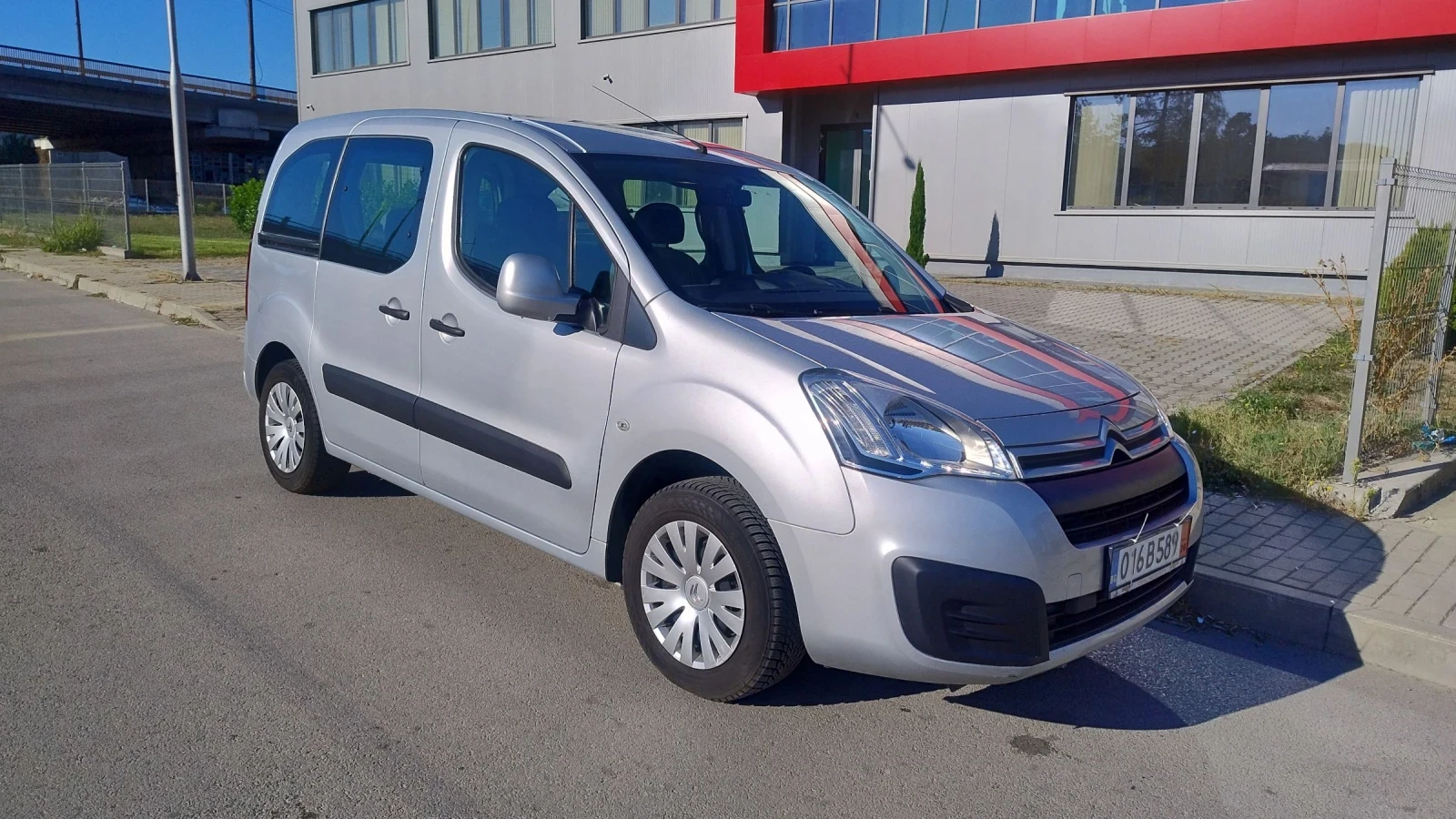 Citroen Berlingo 1.6hdi КАТО НОВ * РЕАЛНИ КМ - изображение 2