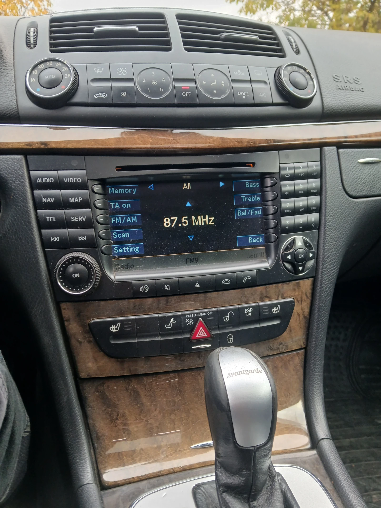 Mercedes-Benz E 320 | Mobile.bg — изображение 8