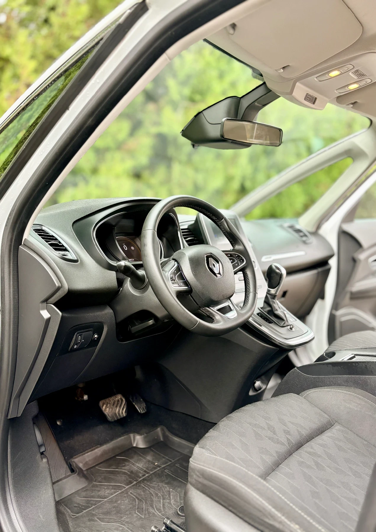 Renault Scenic 1.7 DCI LIMITED, снимка 5 - Автомобили и джипове - 53497626