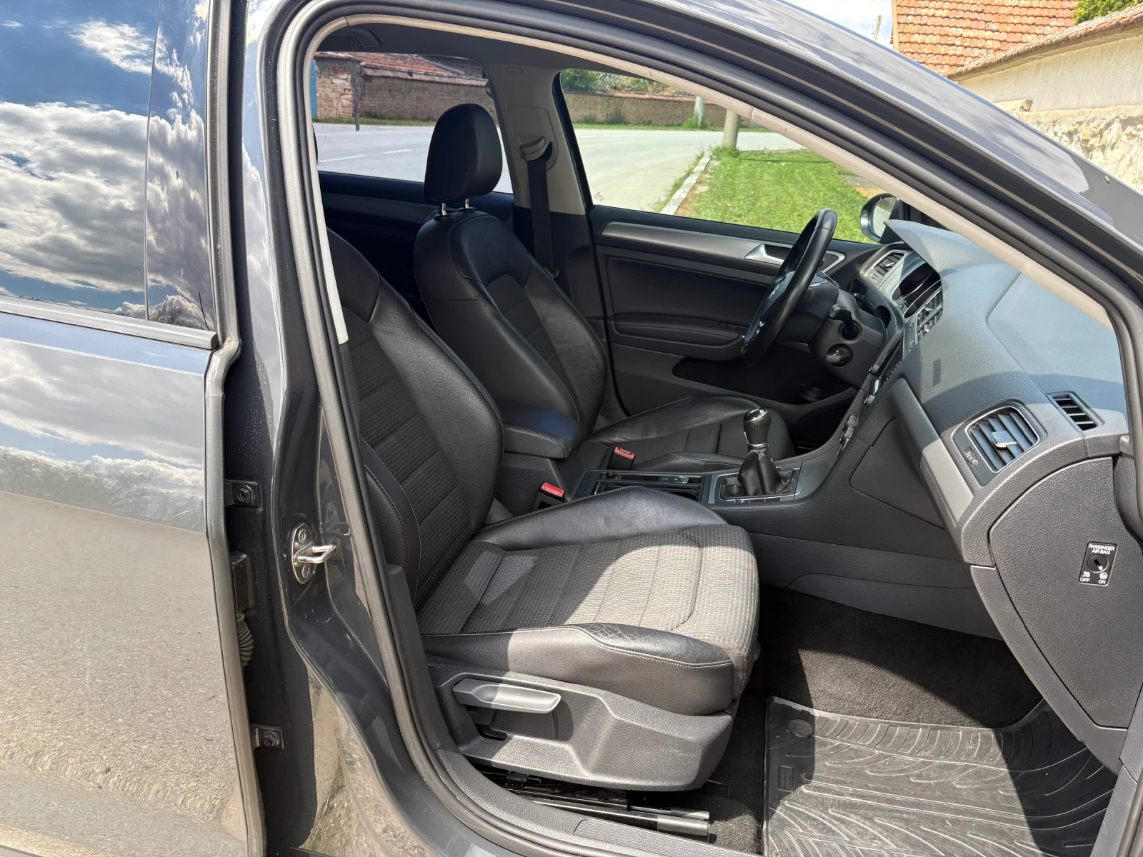 VW Golf 2.0 TDI ОБСЛУЖЕН , снимка 13 - Автомобили и джипове - 55207643