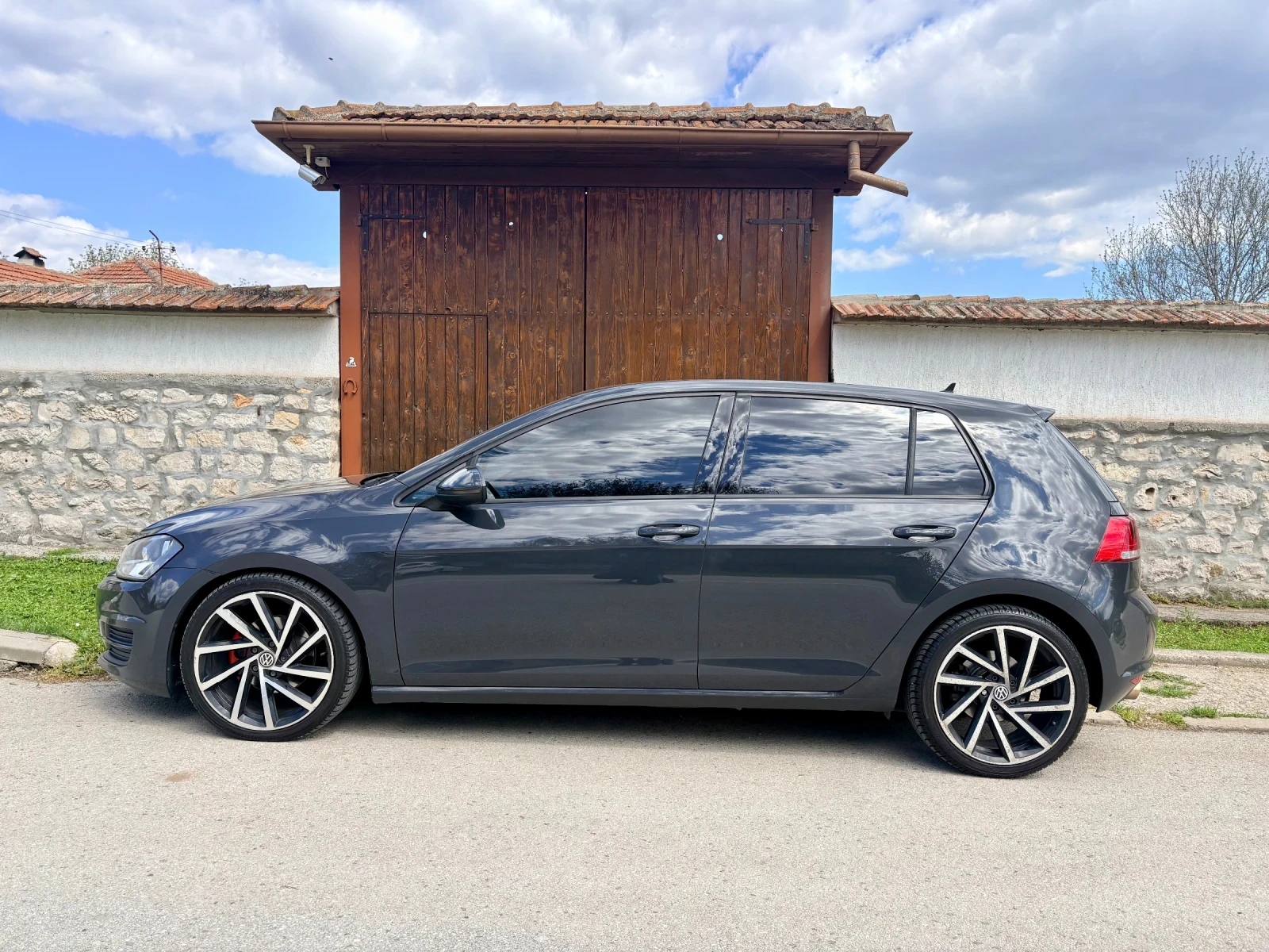 VW Golf 2.0 TDI ОБСЛУЖЕН , снимка 3 - Автомобили и джипове - 55207643