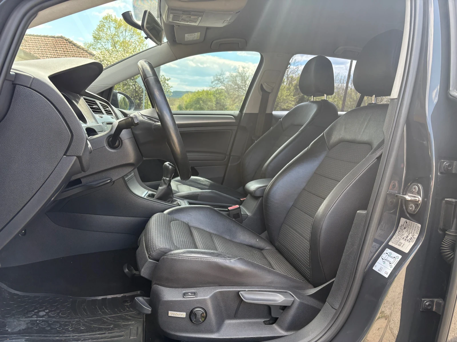 VW Golf 2.0 TDI ОБСЛУЖЕН , снимка 10 - Автомобили и джипове - 55207643
