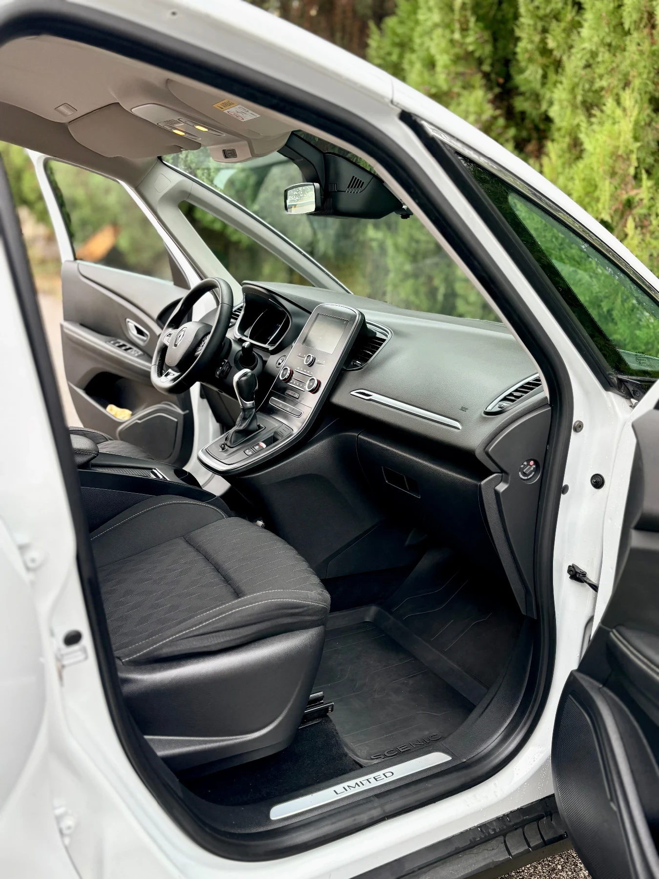 Renault Scenic 1.7 DCI LIMITED, снимка 9 - Автомобили и джипове - 53497626