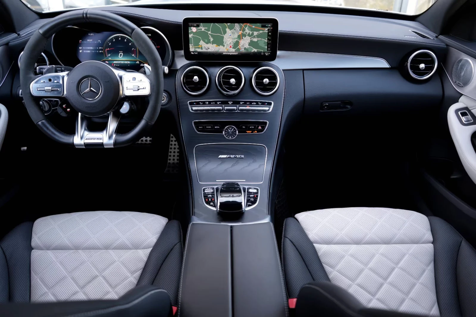 Mercedes-Benz C 63 AMG T/DESIGNO/510HP/CERAMIC/PANO/MASSAGE/BURM/HUD/696g - изображение 8