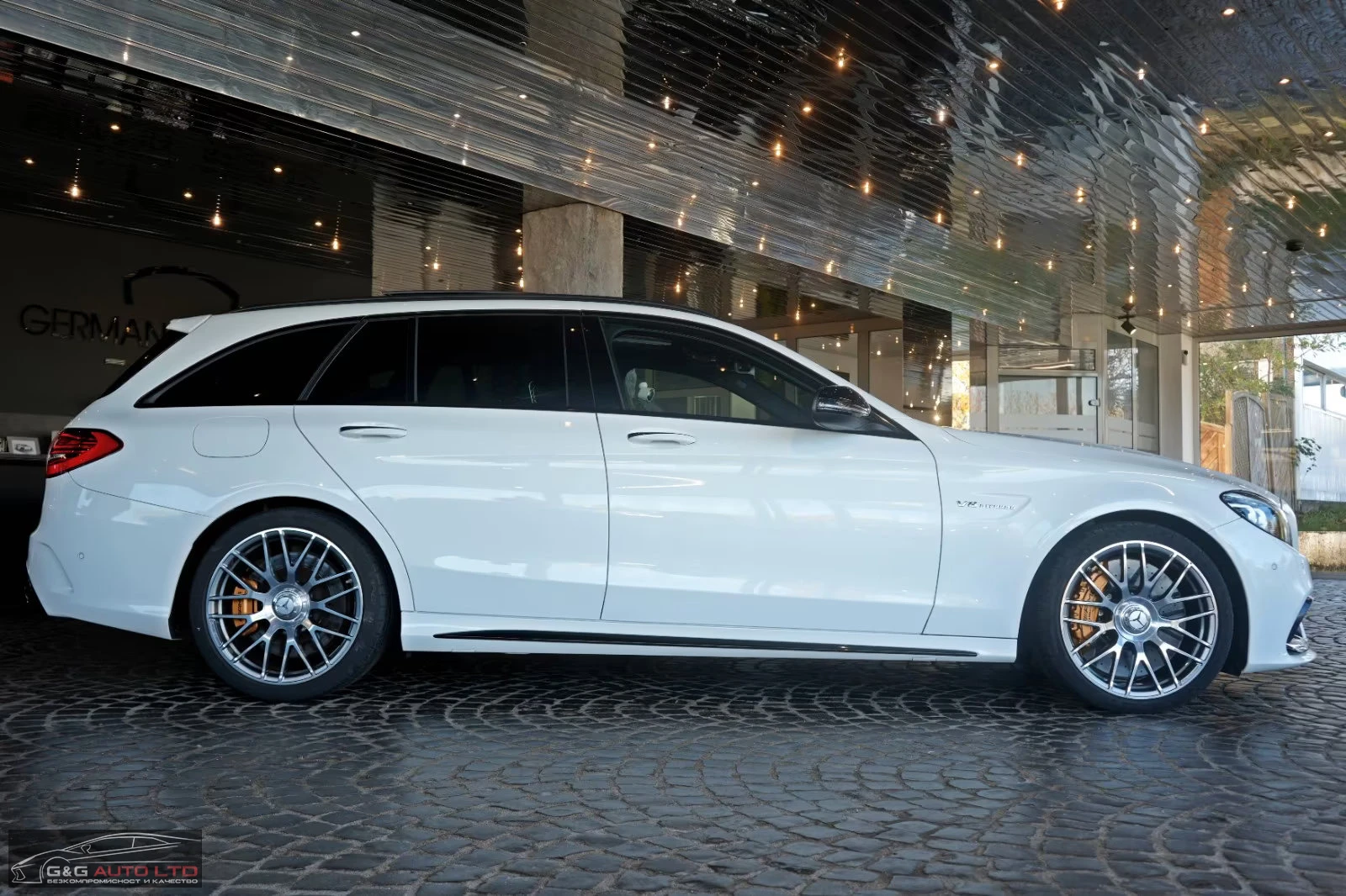 Mercedes-Benz C 63 AMG T/DESIGNO/510HP/CERAMIC/PANO/MASSAGE/BURM/HUD/696g - изображение 4