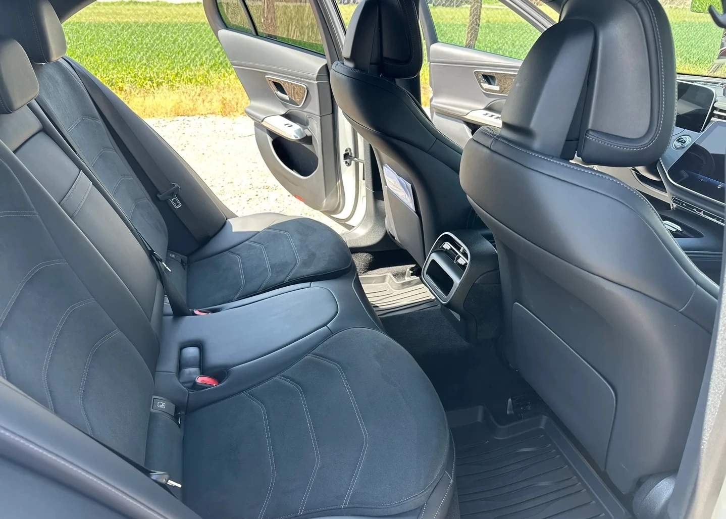 Mercedes-Benz E 200 AMG-Line, снимка 7 - Автомобили и джипове - 53995673