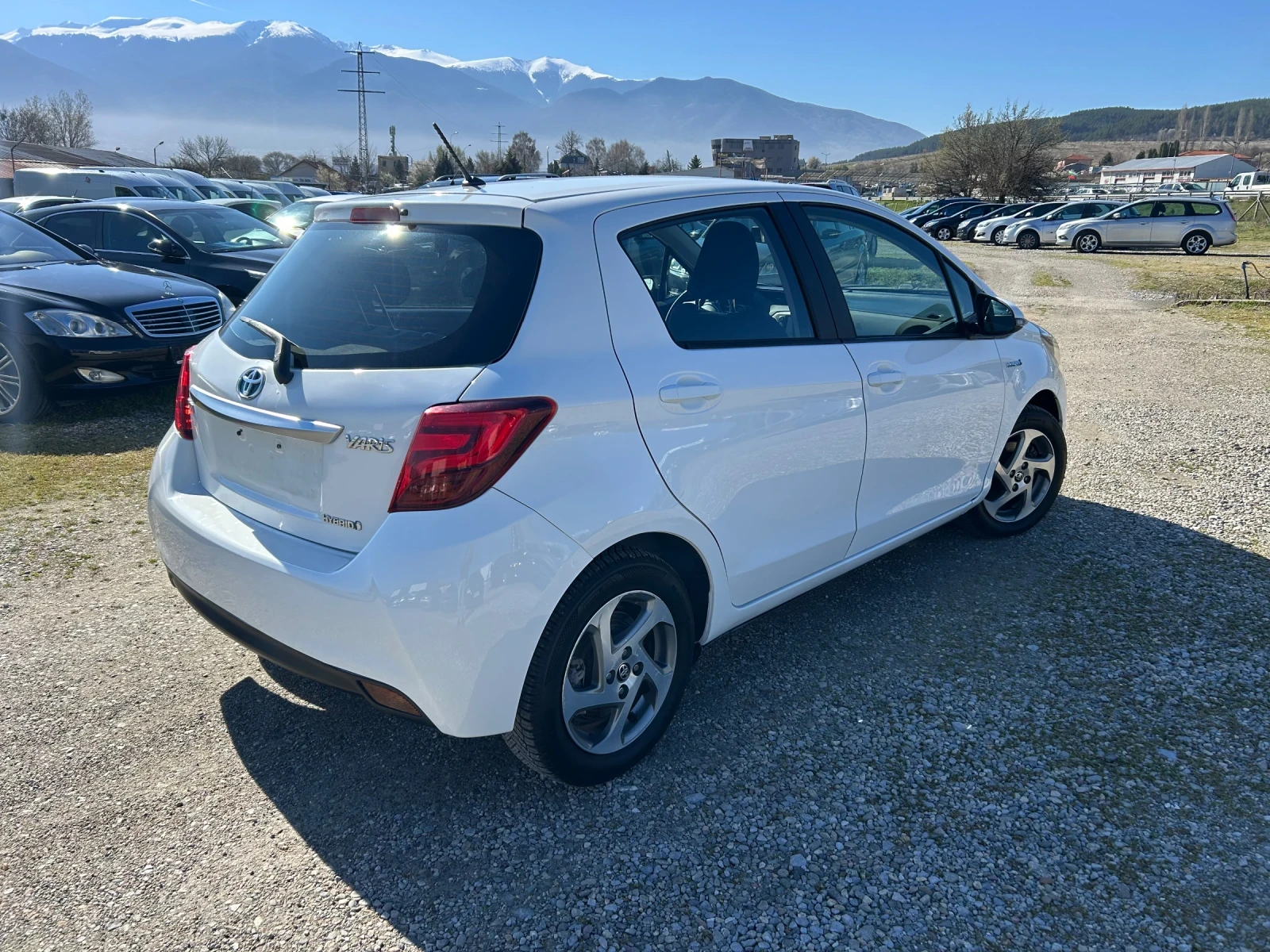 Toyota Yaris 1.5-HUBRID, снимка 5 - Автомобили и джипове - 54115710